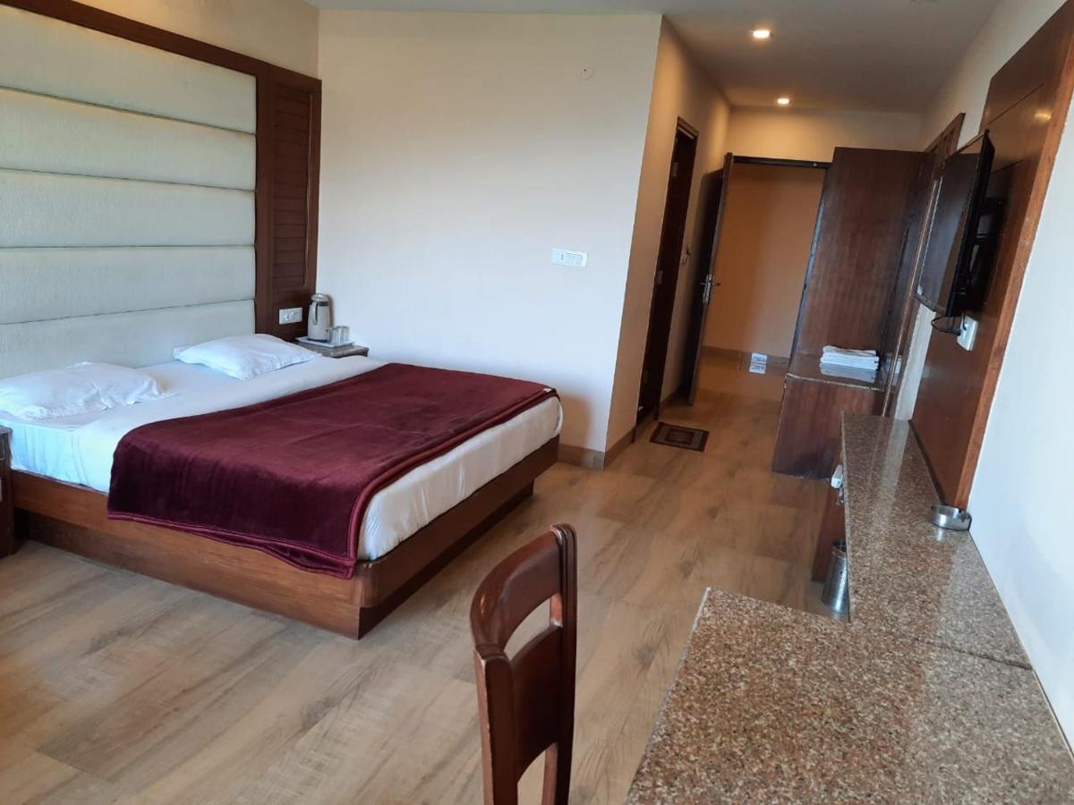 Hotel Basera ムスーリー エクステリア 写真