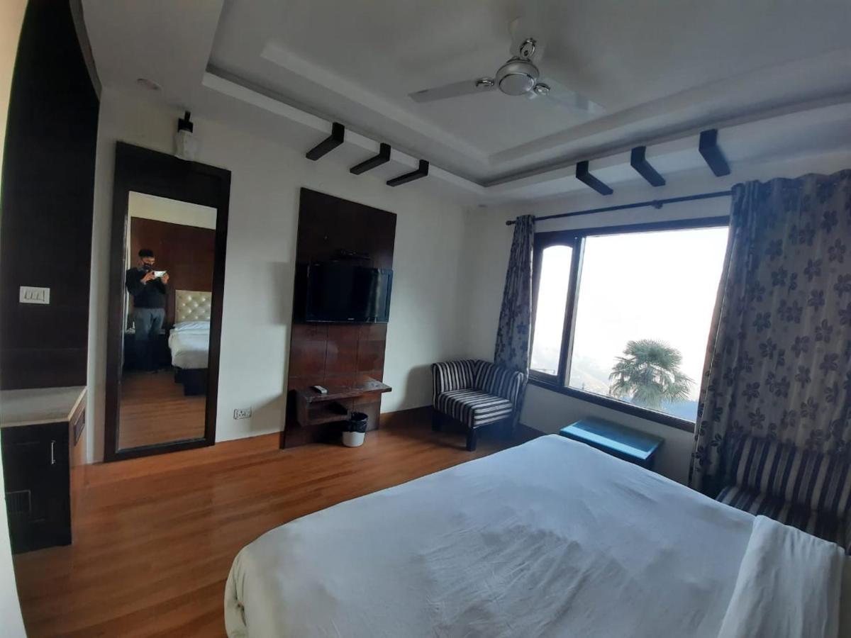 Hotel Basera ムスーリー エクステリア 写真
